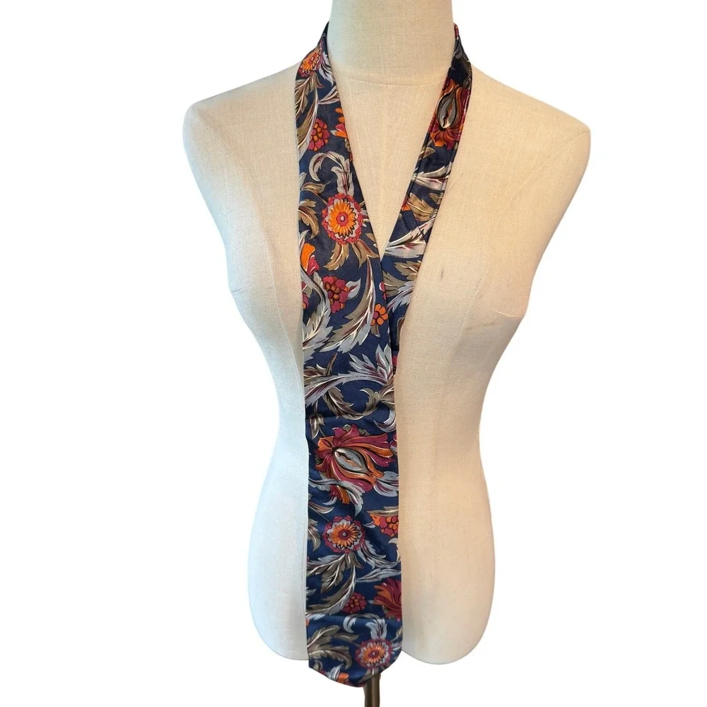 Countess‎ Mara Mens Silk Tie Blue Floral Botanical Pattern Made in USA Vintage